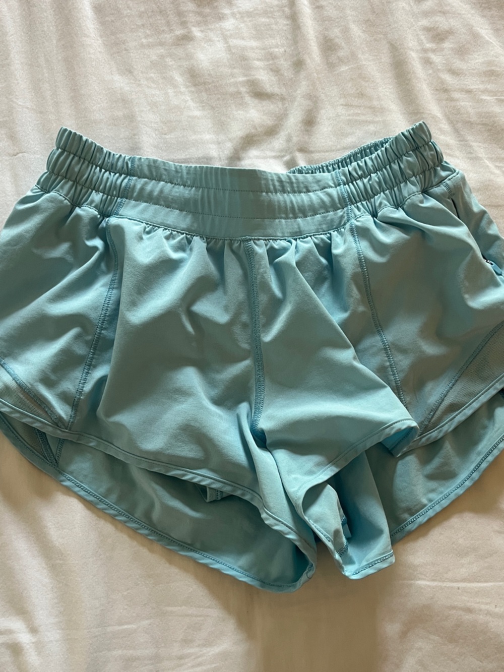 lululemon athletica blue hotty hot shorts 2.5”